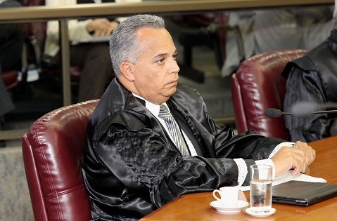 O relator do processo, conselheiro Gilberto Diniz (Foto: Karina Camargos Coutinho)